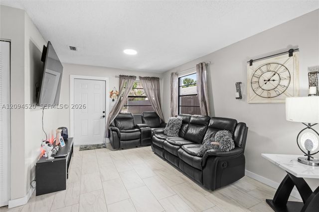 2934 NW 94th St 2934, Miami, FL 33147