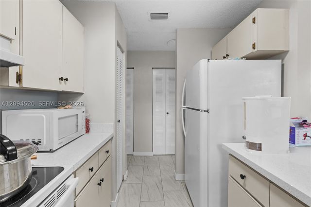 2934 NW 94th St 2934, Miami, FL 33147