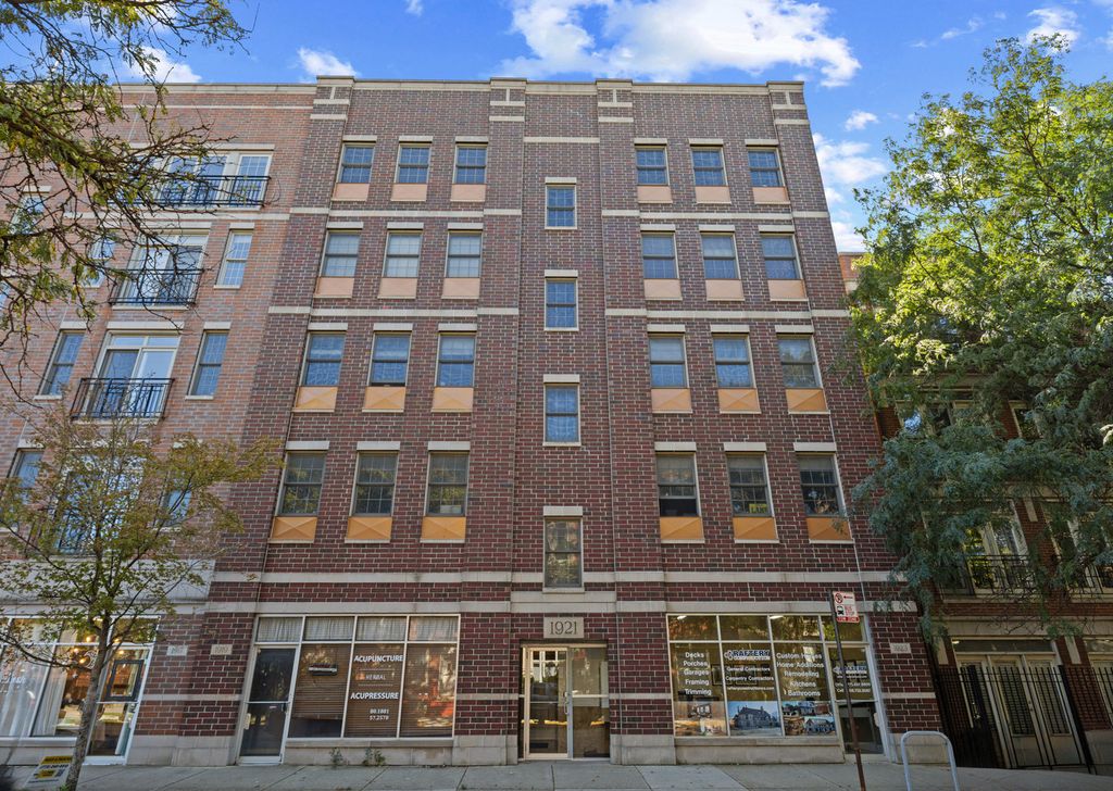 1921 W Diversey Parkway 402, Chicago, IL 60614 — exterior