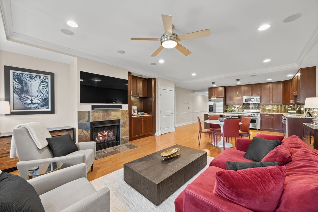 1921 W Diversey Parkway 402, Chicago, IL 60614 — photo 3