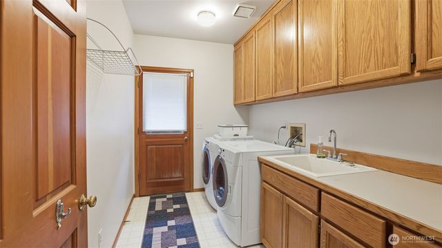 4715 227th Place SE, Sammamish, WA 98075