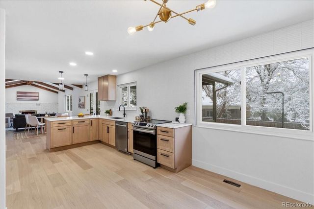 6174 S Lima Way, Englewood, CO 80111