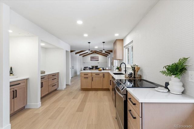 6174 S Lima Way, Englewood, CO 80111