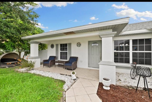 5034 Benton St, Lehigh Acres, FL 33971