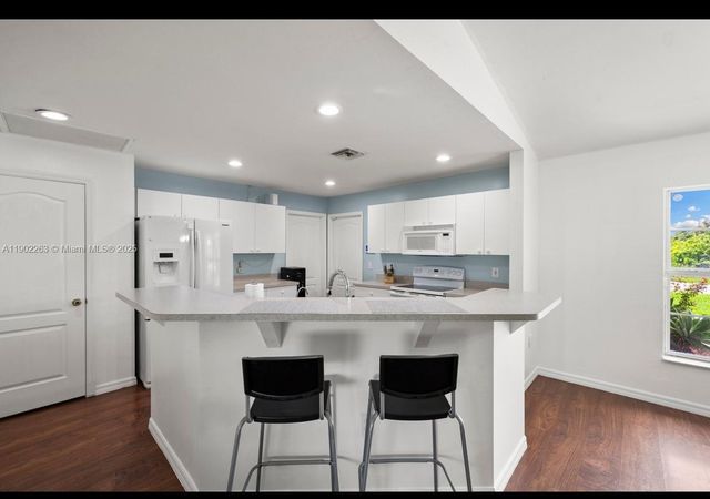 5034 Benton St, Lehigh Acres, FL 33971