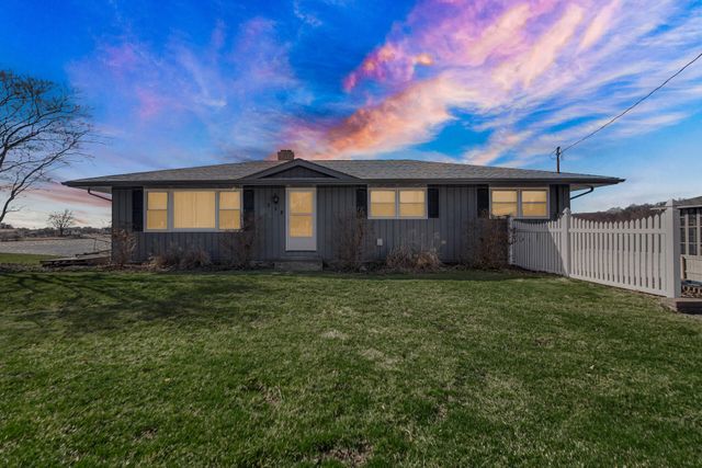 238 W Johnson Road, La Porte, IN 46350