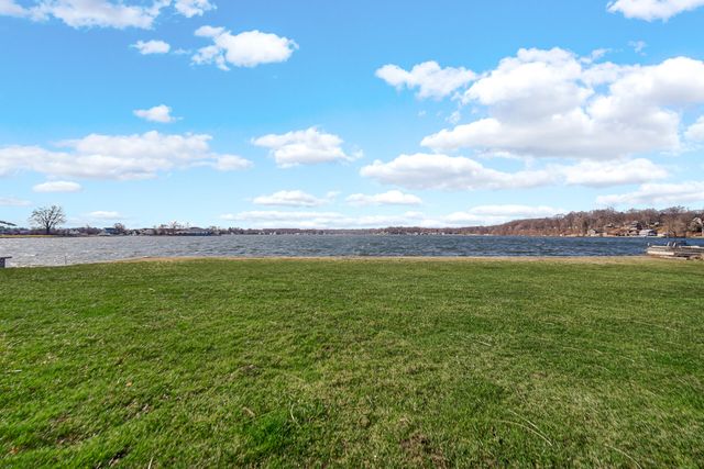 238 W Johnson Road, La Porte, IN 46350