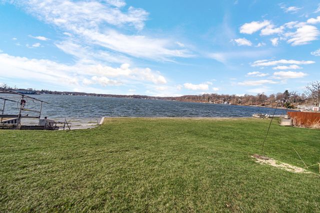 238 W Johnson Road, La Porte, IN 46350