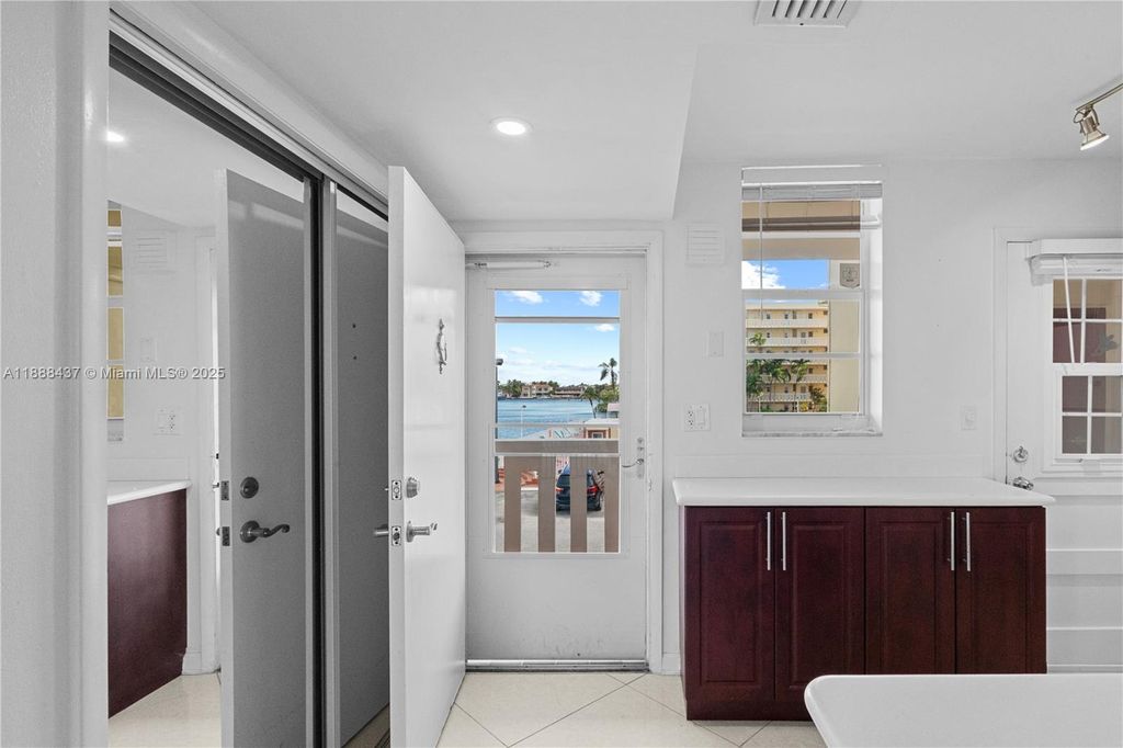 2999 Point East Dr C214, Aventura, FL 33160