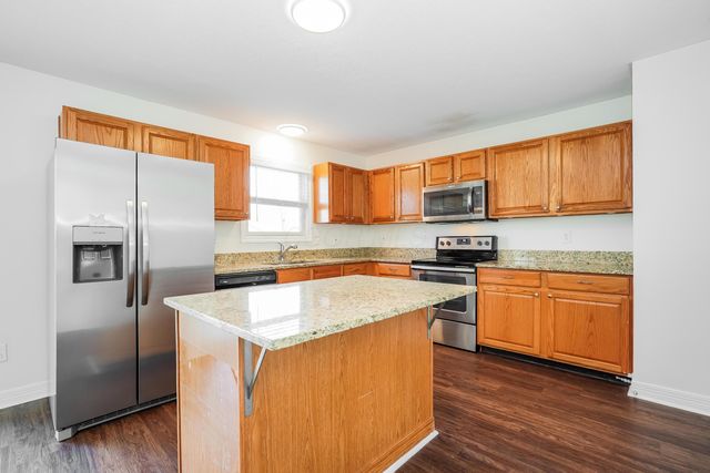 302 Triple Crown Way, Marysville, OH 43040