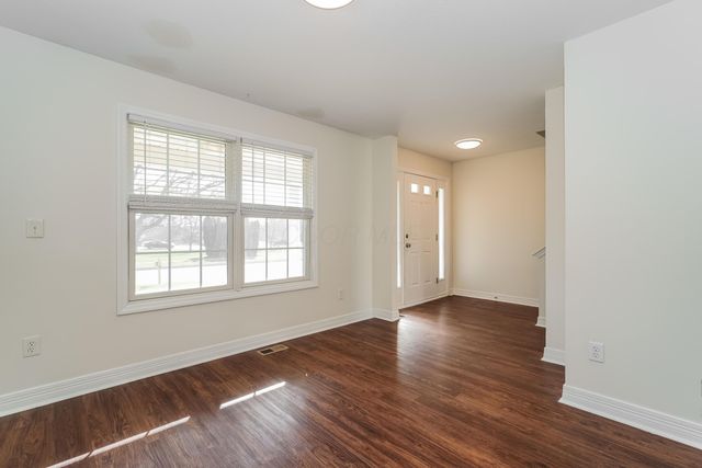 302 Triple Crown Way, Marysville, OH 43040