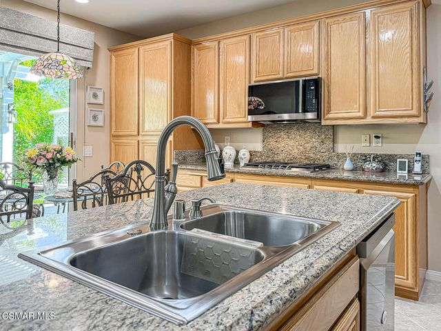 246 Via Felicia, Newbury Park, CA 91320