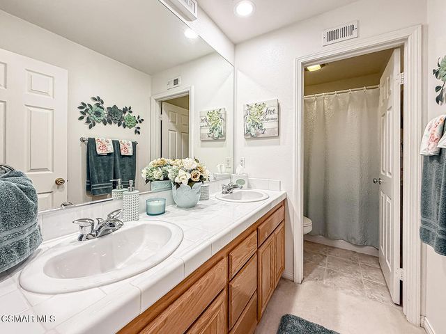 246 Via Felicia, Newbury Park, CA 91320