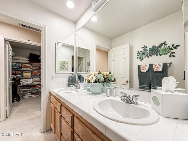 246 Via Felicia, Newbury Park, CA 91320