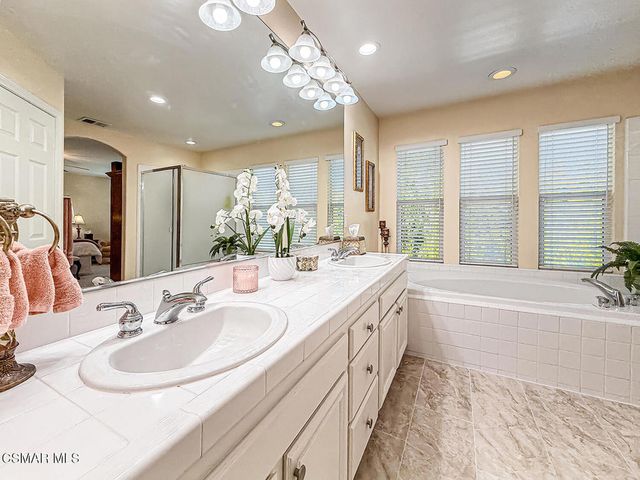 246 Via Felicia, Newbury Park, CA 91320