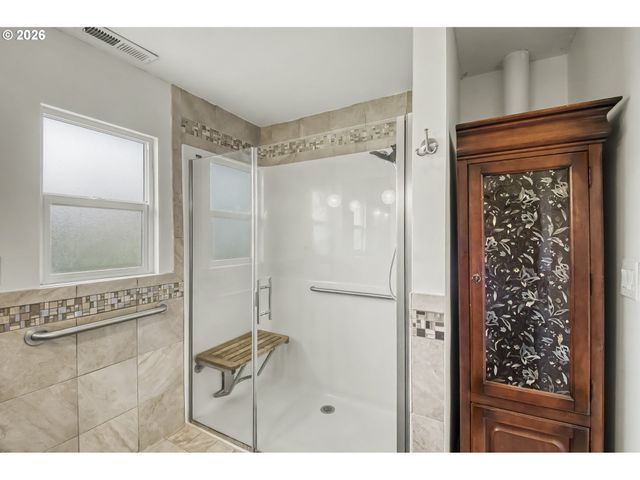5675 Se JENNINGS Ave, Milwaukie, OR 97267