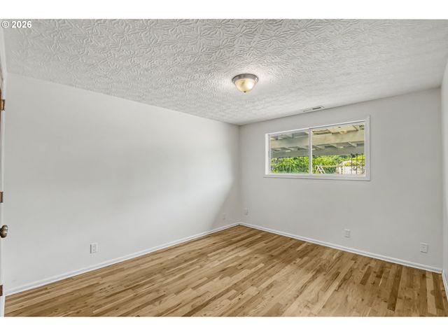5675 Se JENNINGS Ave, Milwaukie, OR 97267