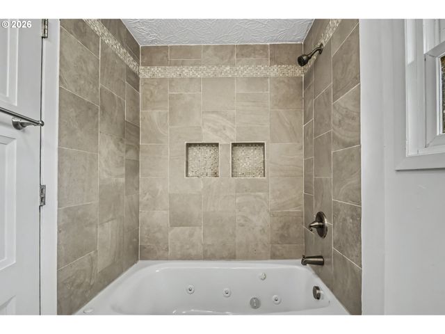 5675 Se JENNINGS Ave, Milwaukie, OR 97267