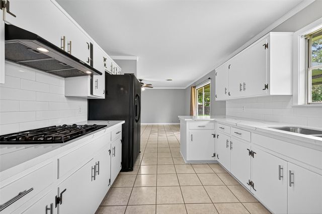 10318 Belfast Road, La Porte, TX 77571
