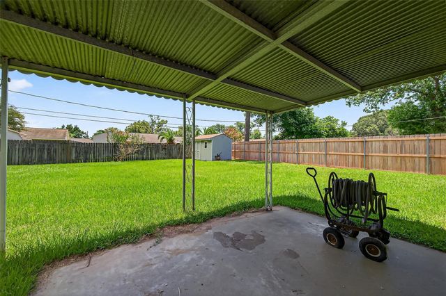 10318 Belfast Road, La Porte, TX 77571