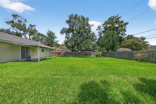 10318 Belfast Road, La Porte, TX 77571