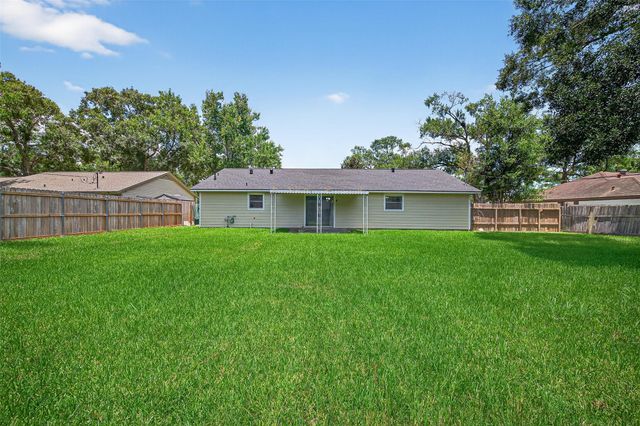 10318 Belfast Road, La Porte, TX 77571