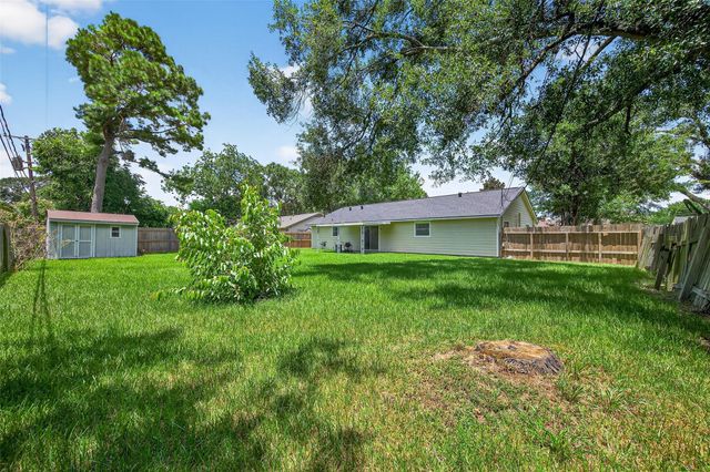10318 Belfast Road, La Porte, TX 77571