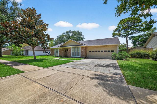 10318 Belfast Road, La Porte, TX 77571