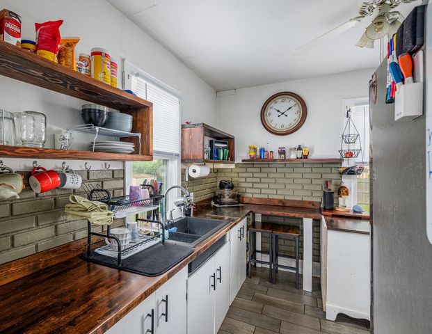 6206 33rd AVENUE, Kenosha, WI 53142