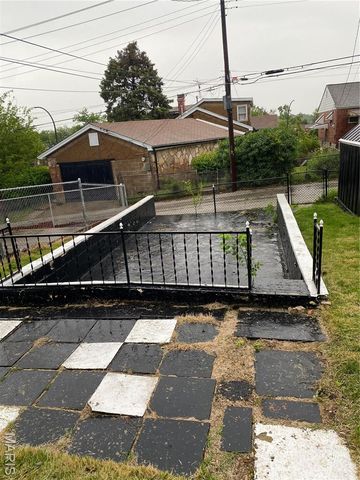 4493 Bessie Avenue, St Louis, MO 63115