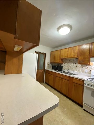 4493 Bessie Avenue, St Louis, MO 63115