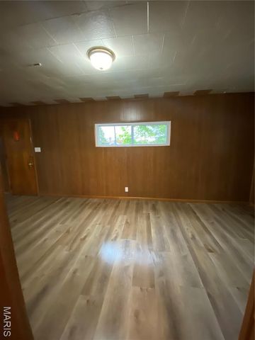 4493 Bessie Avenue, St Louis, MO 63115