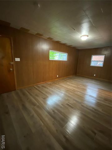 4493 Bessie Avenue, St Louis, MO 63115