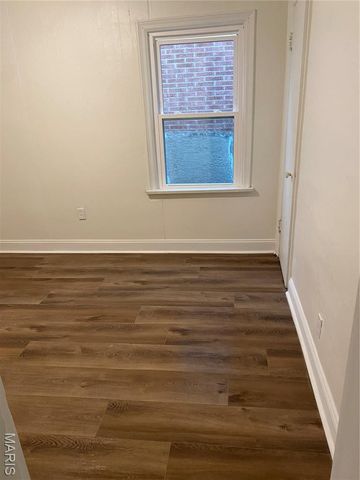 4493 Bessie Avenue, St Louis, MO 63115