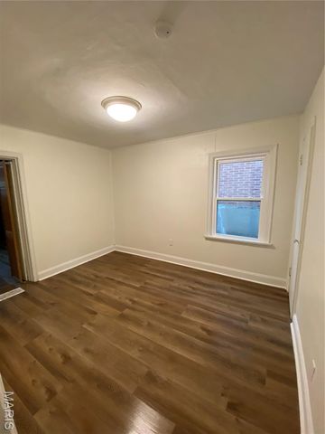 4493 Bessie Avenue, St Louis, MO 63115