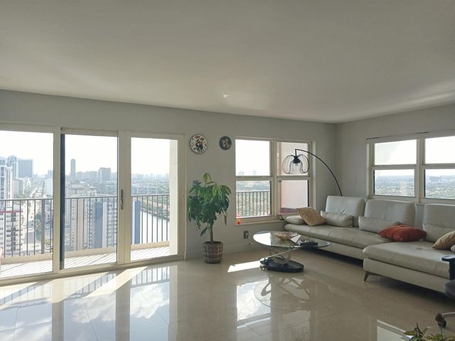 1201 S Ocean Drive 2512s, Hollywood, FL 33019