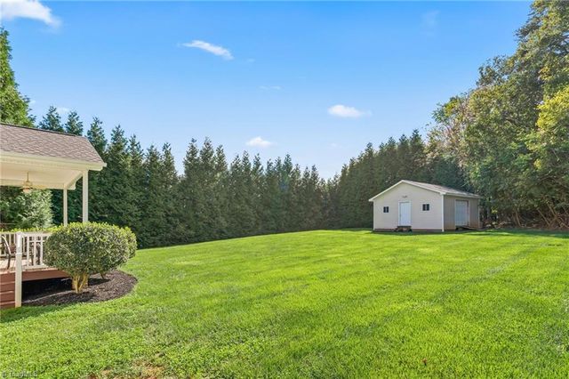 106 Stonegate Court, Reidsville, NC 27320