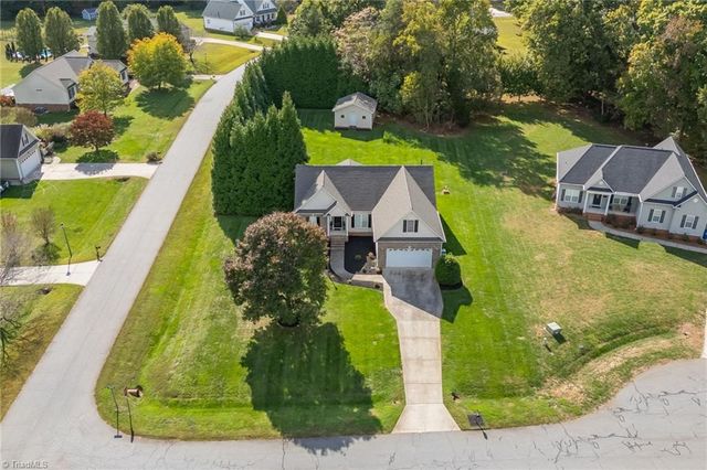 106 Stonegate Court, Reidsville, NC 27320