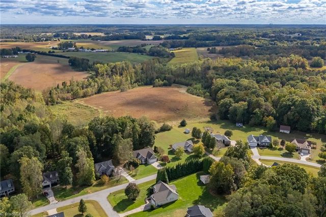 106 Stonegate Court, Reidsville, NC 27320