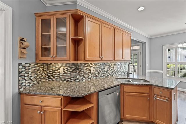 106 Stonegate Court, Reidsville, NC 27320