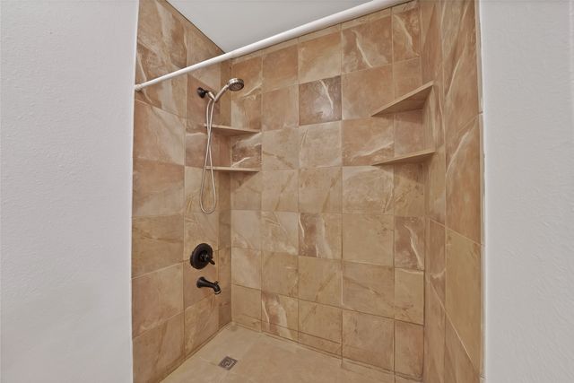 2930 Woodland Hills Drive, Grapevine, TX 76051