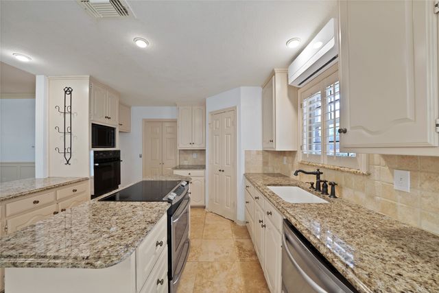 2930 Woodland Hills Drive, Grapevine, TX 76051