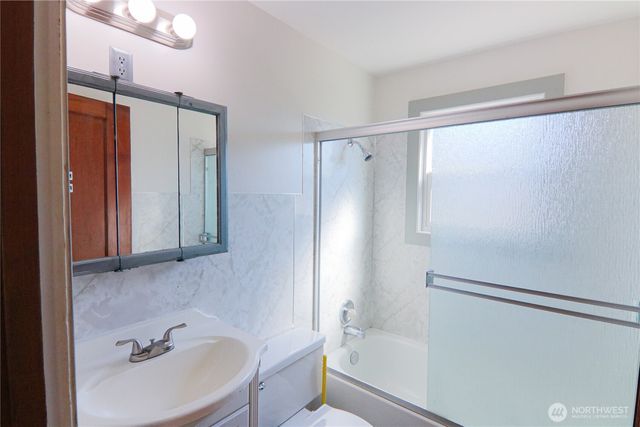 6825 S Lawrence Street, Tacoma, WA 98409