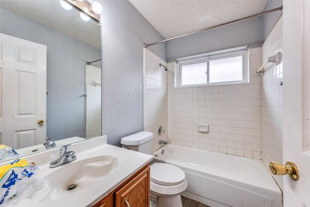 721 Deauville Drive, Fort Worth, TX 76108