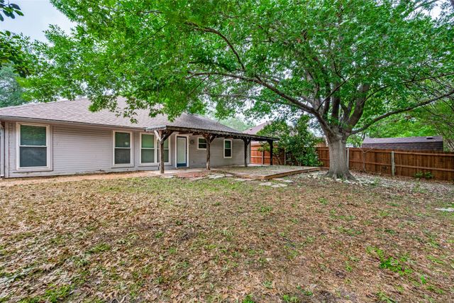 721 Deauville Drive, Fort Worth, TX 76108