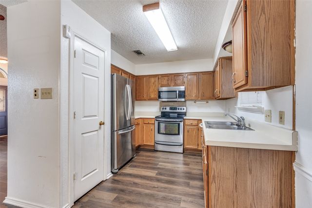 721 Deauville Drive, Fort Worth, TX 76108