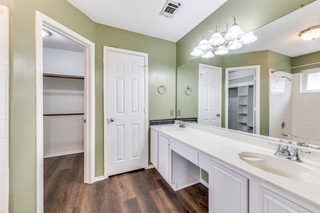721 Deauville Drive, Fort Worth, TX 76108