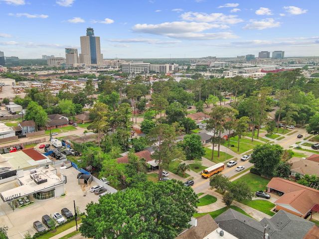 10011 Westview Drive, Houston, TX 77055