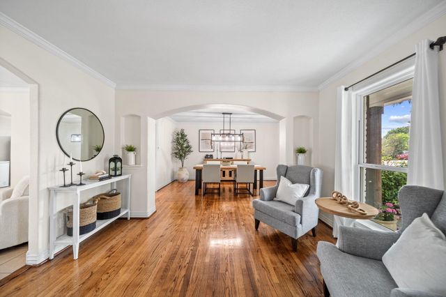 10011 Westview Drive, Houston, TX 77055