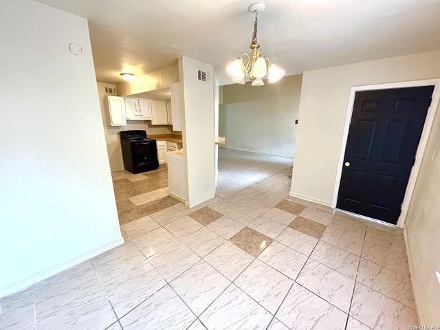 6815 Stockport, San Antonio, TX 78239